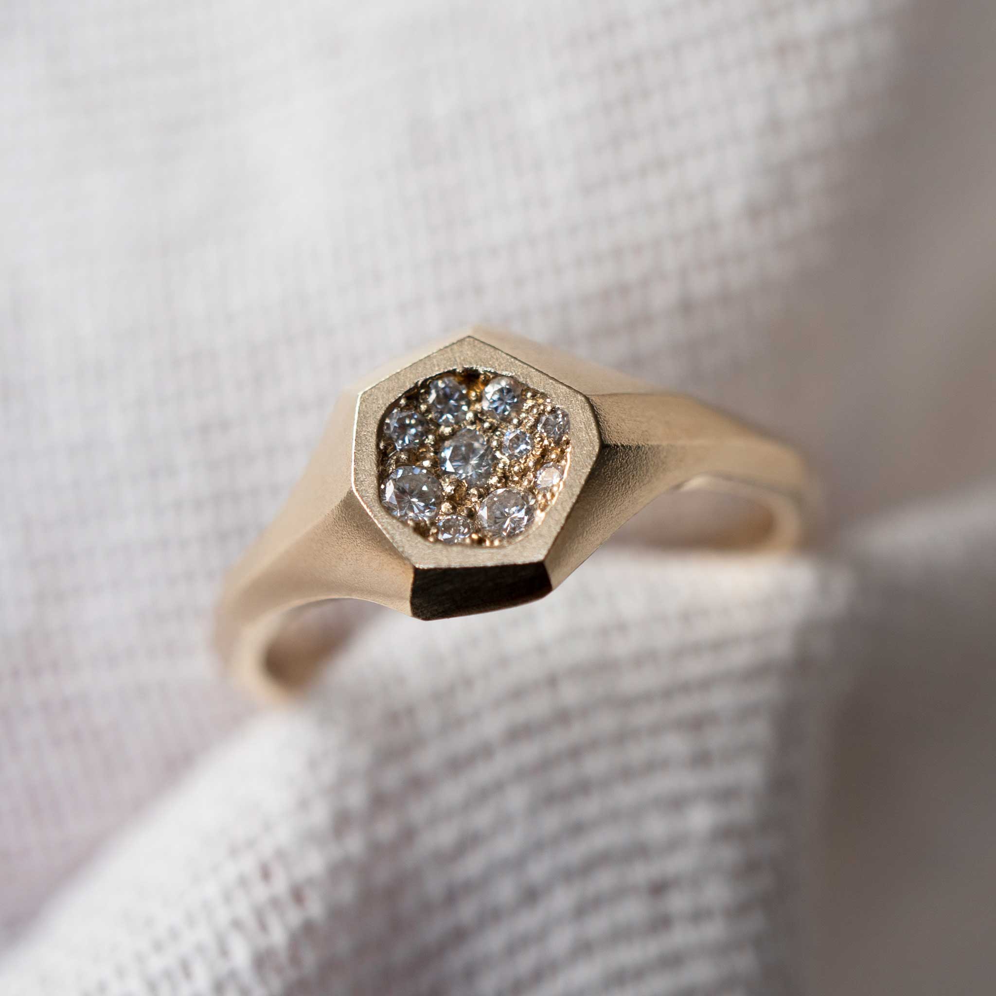 White Diamond Geoda Mini Signet Ring in 9ct Gold